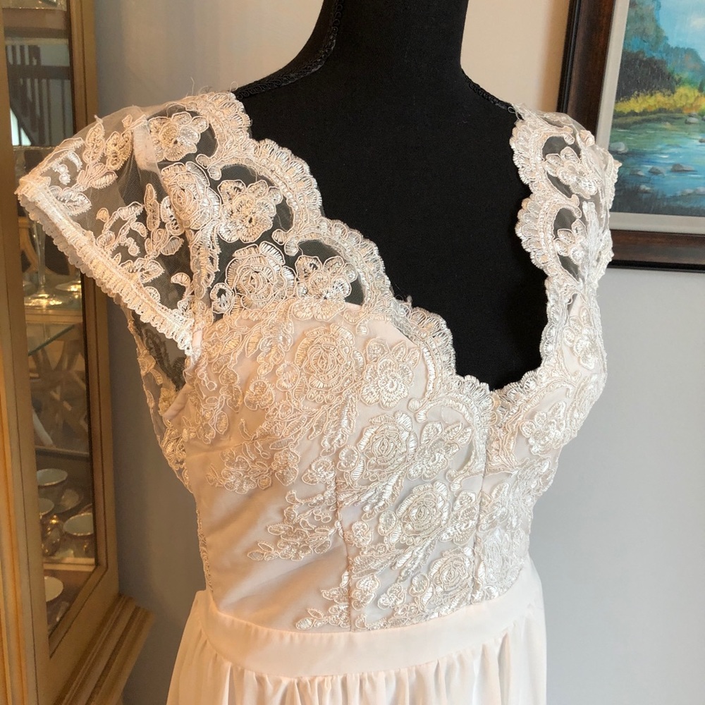 Wedding Dress - Picture 4 of 4